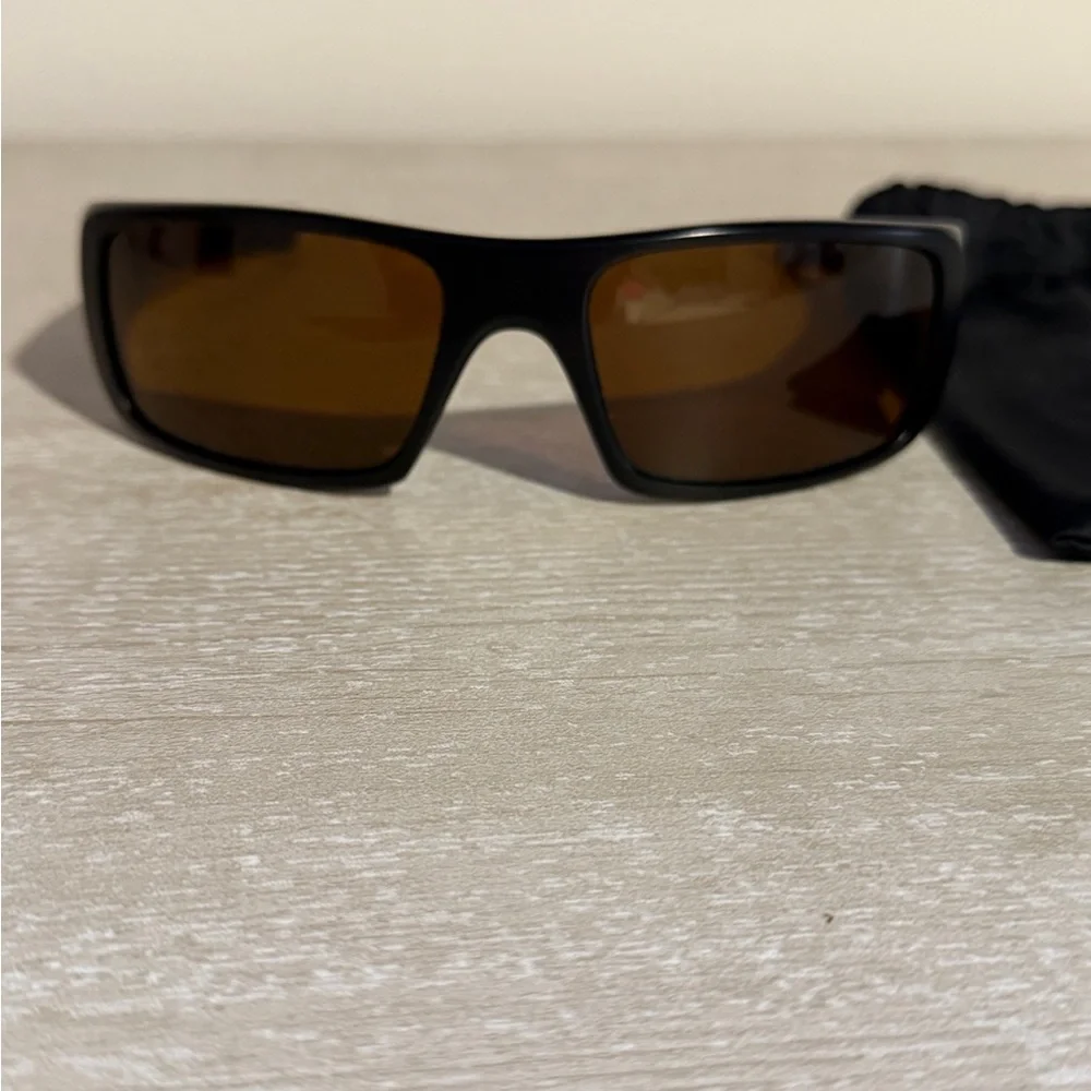 Oakley Sunglasses with Case - Picture 2 of 4